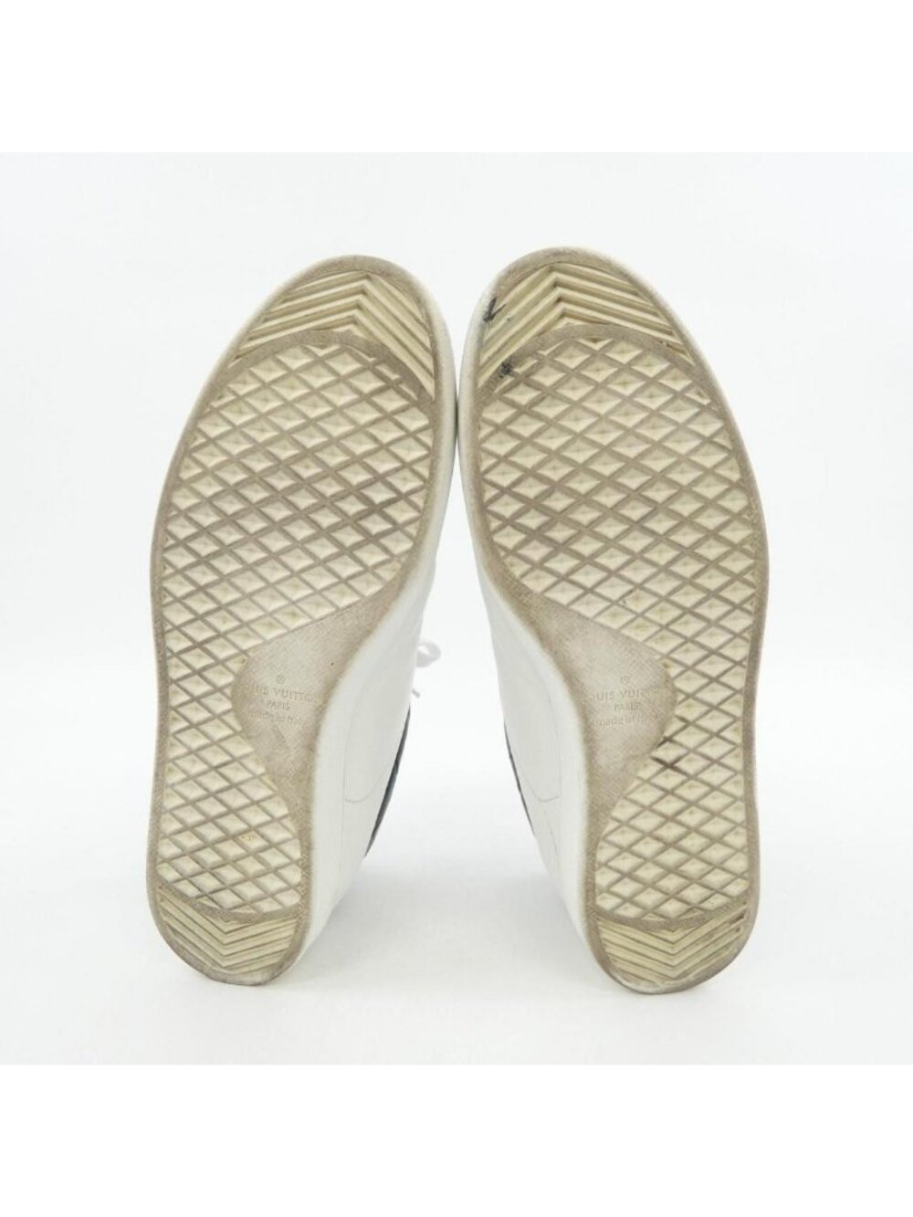 Louis Vuitton Size 8.5 White Sneakers - Picture 4 of 6